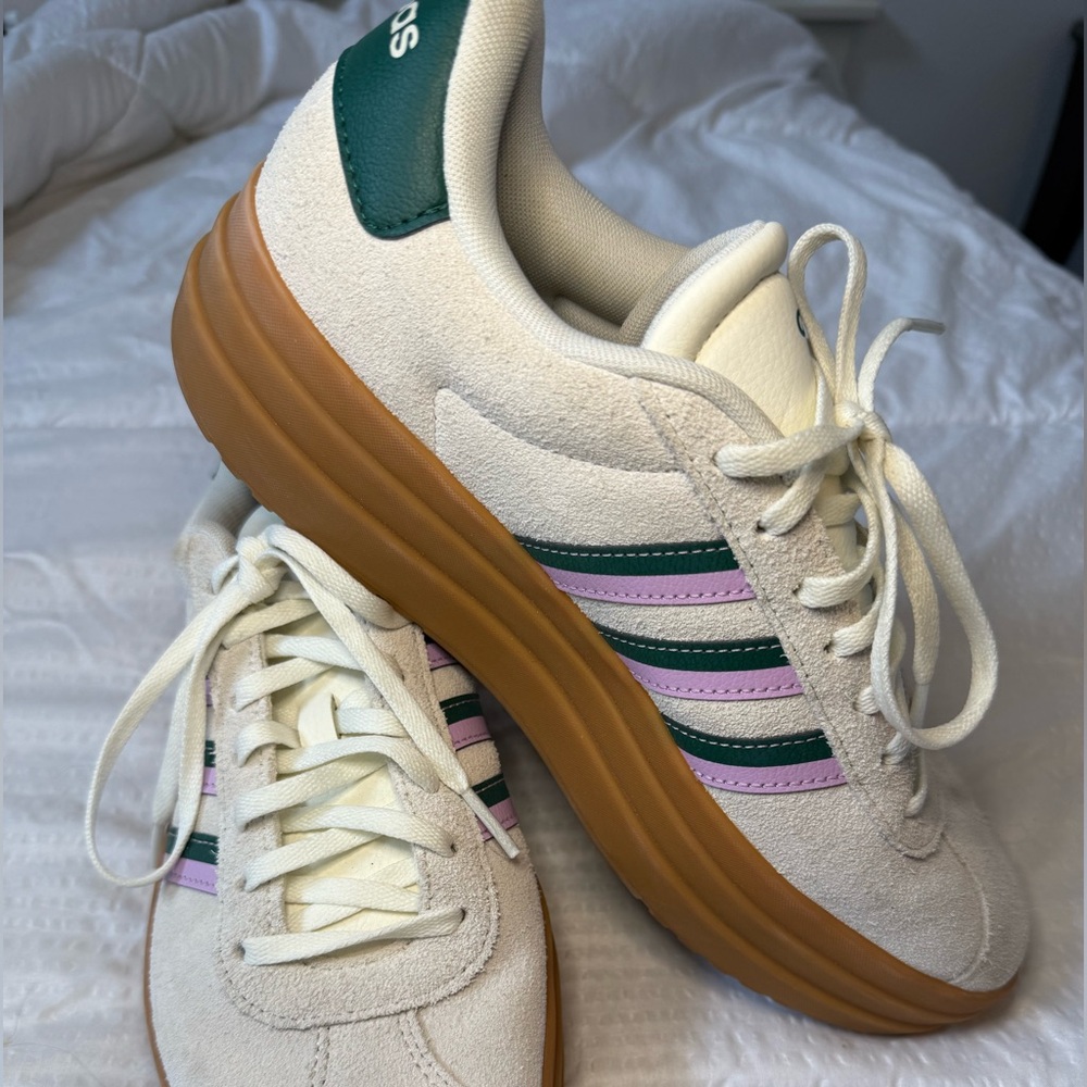ADIDAS VL Court Bold Sneaker. Women's size 9.5